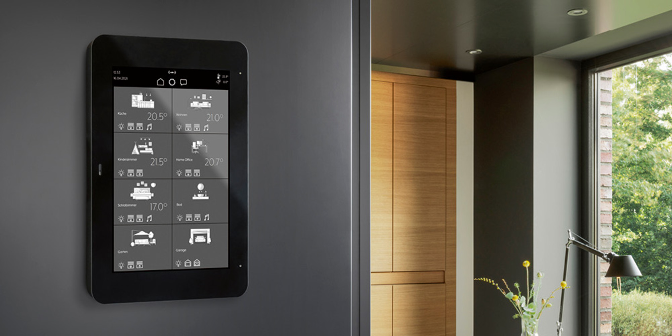 JUNG Smart Panel 8 bei A&H Solar UG (haftungsbeschränkt) in Dorsheim