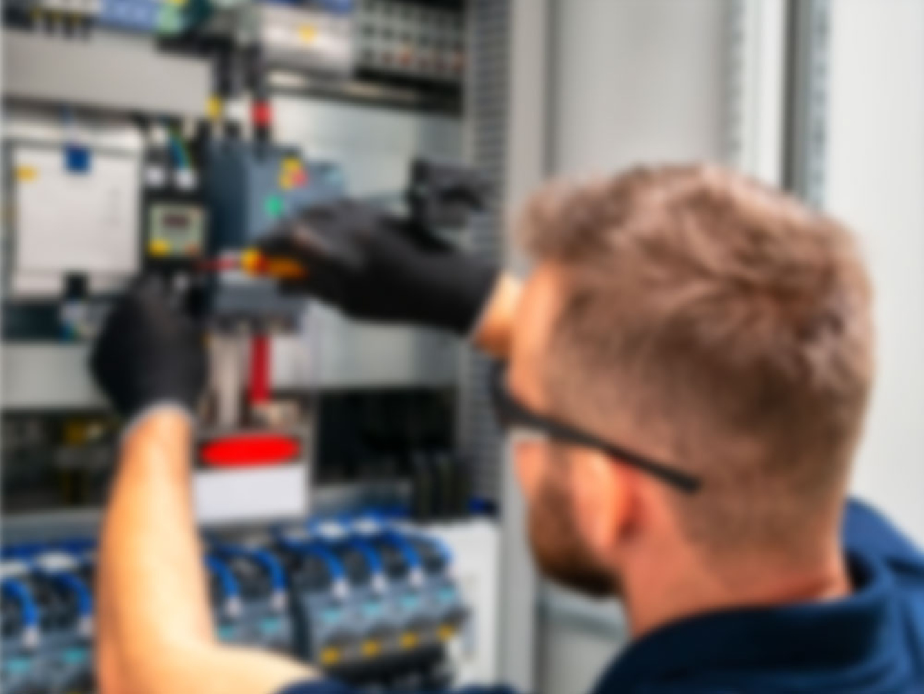 Nieder­spannungs­anlagen bei A&H Solar UG (haftungsbeschränkt) in Dorsheim